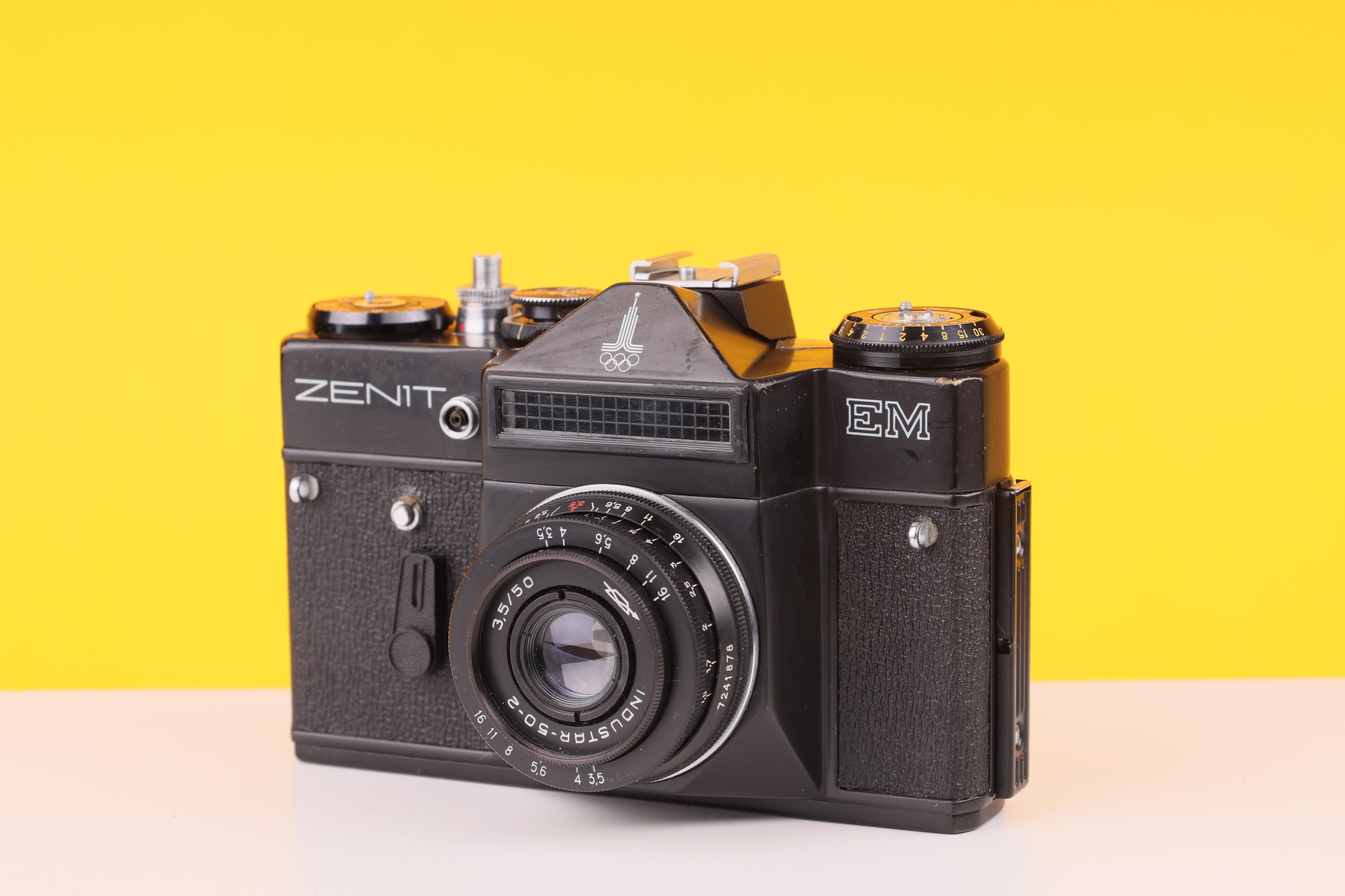 Zenit Film Camera Buying Guide: E, EM, TTL, 12XP and M42 Lens