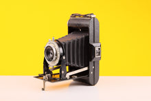 Load image into Gallery viewer, Folding Brownie Six-20 Folding 120 Medium Format Film Camera