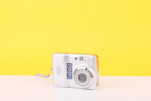 Load image into Gallery viewer, Nikon Coolpix L4 Compact Digital Camera