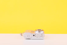 Load image into Gallery viewer, Nikon Coolpix L4 Compact Digital Camera