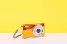 Load image into Gallery viewer, Olympus FE-4000 Compact Digital Camera