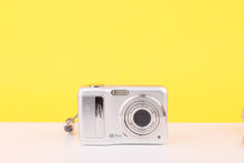 Load image into Gallery viewer, Fujifilm FinePix A850 Compact Digital Camera