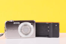 Load image into Gallery viewer, Casio Exilim EX-S10 Compact Digital Camera
