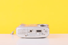 Load image into Gallery viewer, Kodak EasyShare CX7330 Compact Digital Camera