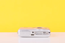 Load image into Gallery viewer, Kodak EasyShare V1003 Compact Digital Camera