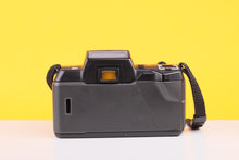 Load image into Gallery viewer, Pentax SF7 35mm Film SLR Camera with Pentax-F 35–70mm Zoom Lens