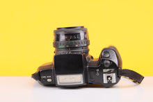 Load image into Gallery viewer, Pentax SF7 35mm Film SLR Camera with Pentax-F 35–70mm Zoom Lens