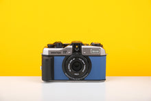 Load image into Gallery viewer, Pentax 17 35mm Half Frame Film Camera Blue Skin + FREE Expired Film Roll + 1 VCH T-shirt