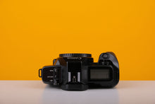 Load image into Gallery viewer, Canon EOS 650 35mm Film SLR Camera Body