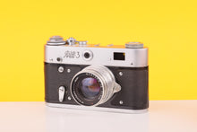 Load image into Gallery viewer, Film camera