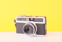 Load image into Gallery viewer, Fujica Compact 35 35mm Point and Shoot Film Camera