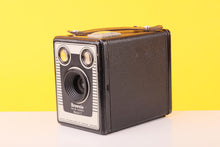 Load image into Gallery viewer, Kodak Brownie SIX-20 Model C Vintage Film Camera