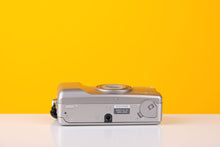 Load image into Gallery viewer, Minolta 115 Riva Zoom 35mm Point and Shoot Film Camera