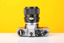 Load image into Gallery viewer, Olympus OM10 35mm Film Camera with Zuiko Olympus OM-System S 35-70mm f4 Auto-Zoom Lens