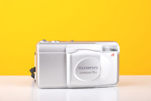 Load image into Gallery viewer, Olympus Superzoom 76G 35mm Point and Shoot Camera