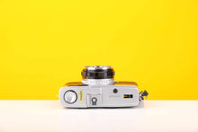 Load image into Gallery viewer, Olympus Trip 35 Vintage 35mm Film Camera with Zuiko 40mm f2.8 Lens