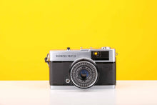 Load image into Gallery viewer, Olympus Trip 35 Vintage 35mm Film Camera with Zuiko 40mm f2.8 Lens