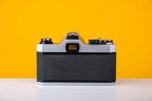 Load image into Gallery viewer, Pentax K1000 35mm Film Camera with SMC Pentax M 28mm f/2.8 Prime Lens