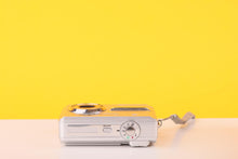 Load image into Gallery viewer, Minolta Dimage E500 Digital Camera