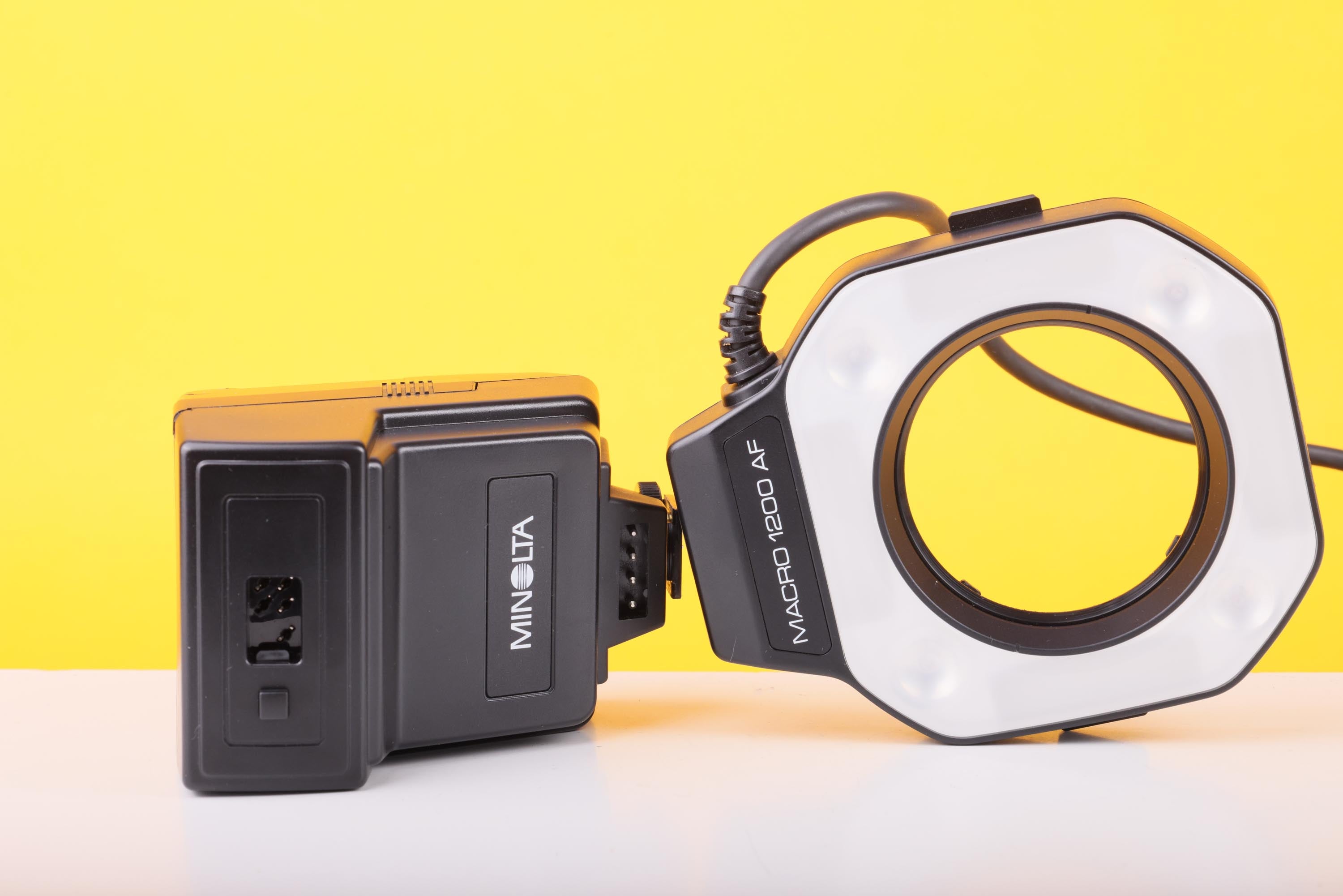 MINOLTA MACRO FLASH 1200AF、AF 50/2.8 Minolta Macro 1200 AF Ring Flash – Macro Photography Flash Unit
