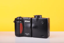 Load image into Gallery viewer, Nikon Coolpix 950 Digital Camera with Accessories & CompactFlash Cards