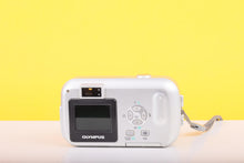 Load image into Gallery viewer, Olympus Camedia C-160 Compact Digital Camera – 3.2MP CCD – 33mm f/2.8 Lens
