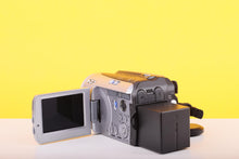 Load image into Gallery viewer, JVC Everio GZ-MG20EK 20GB HDD Digital Camcorder – 25x Optical Zoom