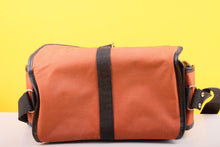Load image into Gallery viewer, Prinz Vintage Camera Shoulder Bag