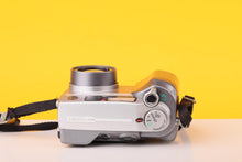 Load image into Gallery viewer, Olympus C-4000 Ultra Zoom Camedia Digital Camera