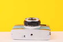 Load image into Gallery viewer, Olympus Trip 35 35mm Film Camera with Zuiko 40mm f2.8 Lens in Turquoise
