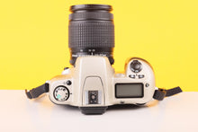 Load image into Gallery viewer, Nikon F60 35mm SLR Film Camera with 28-80mm f3.5-5.6 Lens