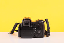 Load image into Gallery viewer, Nikon Coolpix 8800 Bridge Digital Camera