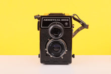 Load image into Gallery viewer, Lubitel 166B Vintage TLR 120 Medium Format Film Camera with Case