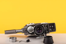 Load image into Gallery viewer, Quarz Zoom 8mm Cine Film Camera