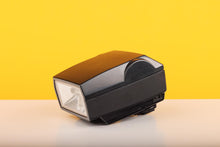 Load image into Gallery viewer, Olympus Quick Auto 310 Flash for Olympus Film Camera