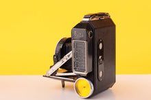 Load image into Gallery viewer, Welta Weltur 120 Folding Medium Format Film Camera with Xenar 7.5cm f/2.8 Lens