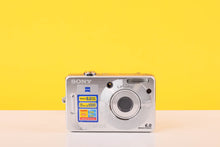 Load image into Gallery viewer, Sony CyberShot DSC W50 Digicam