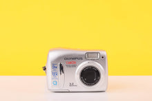 Load image into Gallery viewer, Olympus Camedia D-535 Zoom Digital Camera