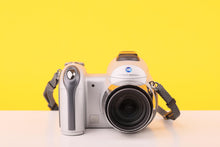 Load image into Gallery viewer, Konica Minolta Dimage Z3 Digicam Vintage Digital Camera