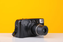 Load image into Gallery viewer, Yashica Microtec Zoom 90 35mm Point and Shoot Film with Case