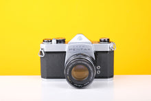 Load image into Gallery viewer, Asahi Pentax SP500 35mmSLR Film Camera with Super-Takumar 55mm f/2 Lens
