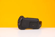 Load image into Gallery viewer, Canon Vertical Grip VG 10