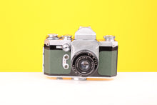 Load image into Gallery viewer, Edixa Flex 35mm Film Camera with Industar 50mm f3.5 Lens in Green