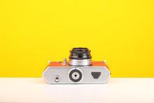 Load image into Gallery viewer, Edixa Flex 35mm SLR Film Camera in Red with Leather Case