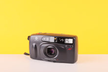 Load image into Gallery viewer, Minolta Freedom Dual C 35mm Point and Shoot Film Camera