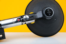 Load image into Gallery viewer, Mamiya Flashgun Pro Deluxe II