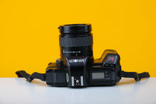 Load image into Gallery viewer, Minolta 5000 Film Camera with Minolta 35-80mm f4 - 5.6 Zoom Lens
