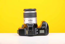 Load image into Gallery viewer, Minolta Dynax 3000i 35mm SLR Film Camera with Minolta AF Zoom 28-80mm f3.5-5.6 D Lens