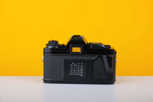 Load image into Gallery viewer, Minolta X-700 35mm SLR Film Camera with Minolta MD 50mm f1.7 Lens