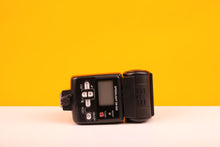 Load image into Gallery viewer, Nikon Speedlight SB600 Flash